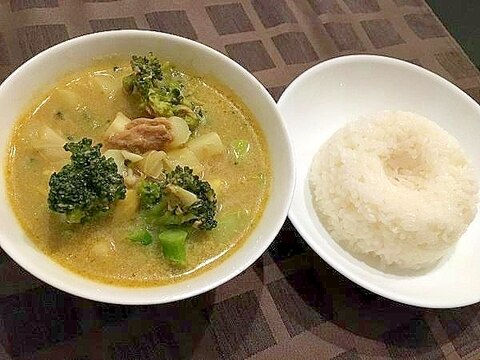 母の日にピリ辛！ツナ缶と白アスパラのグリーンカレー